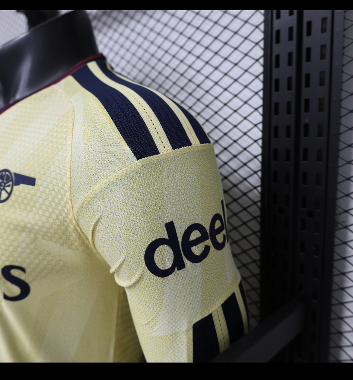 ARSENAL away jersey 26/27